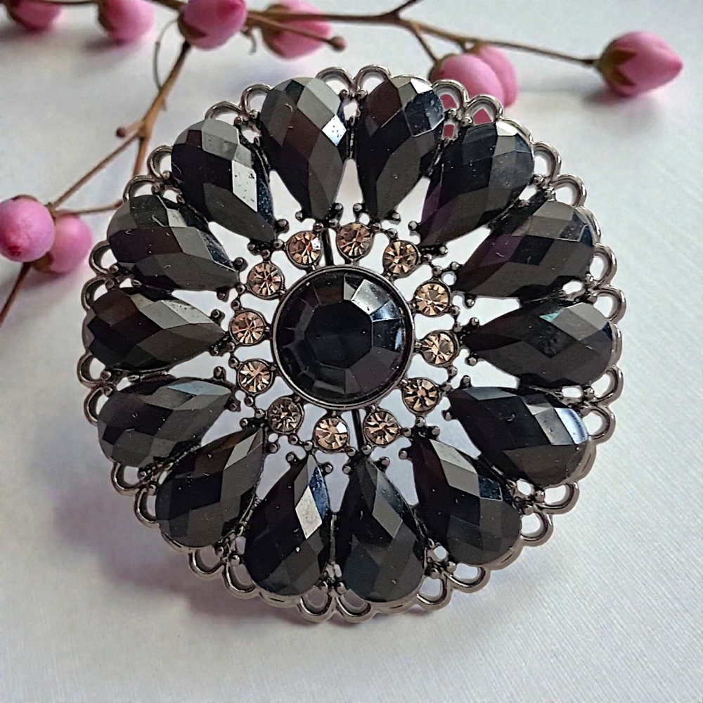 Premier Designs Sunflower Brooch Pendant Pin Black Rhinestone Flower Sparkler